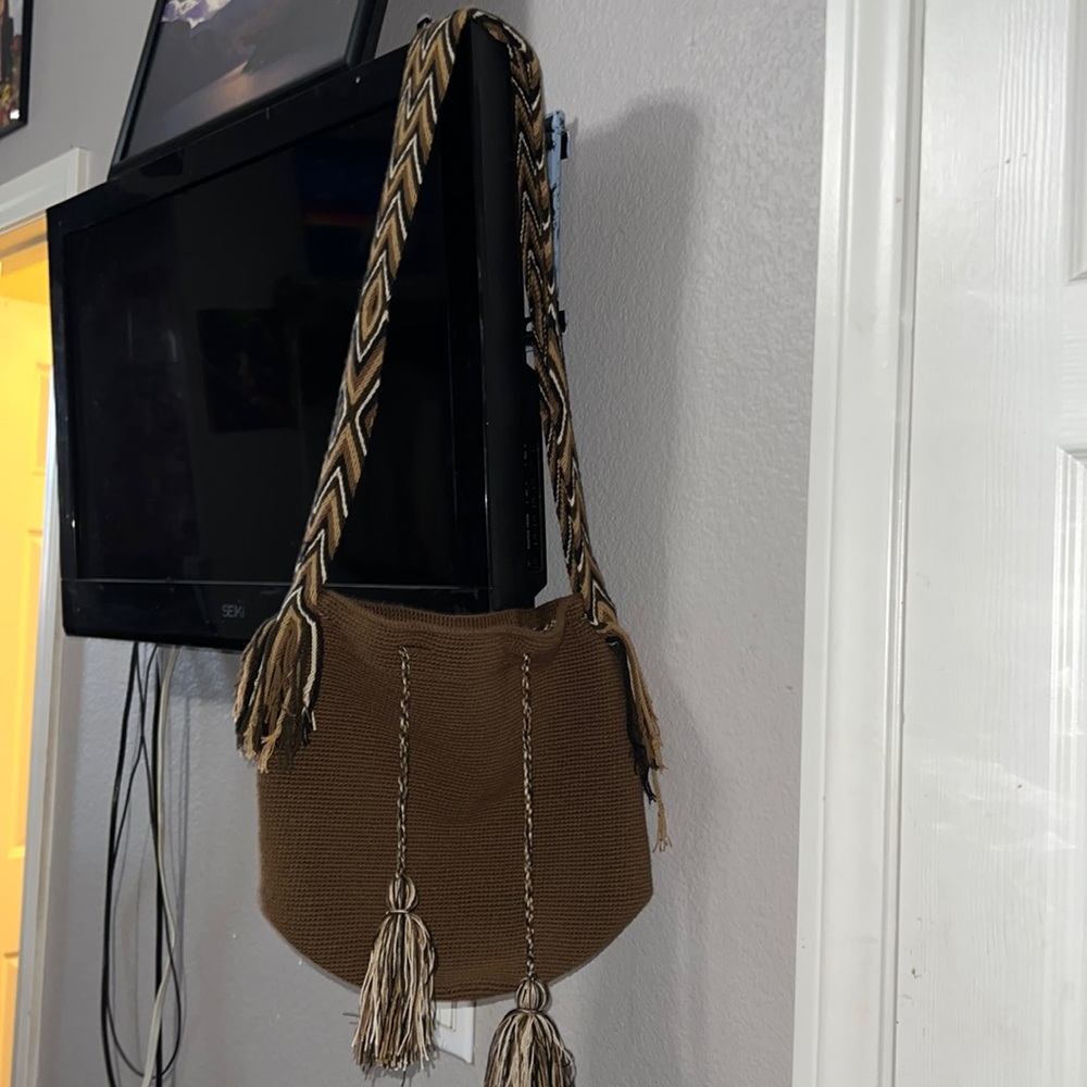 Brown weave shoulder book bag